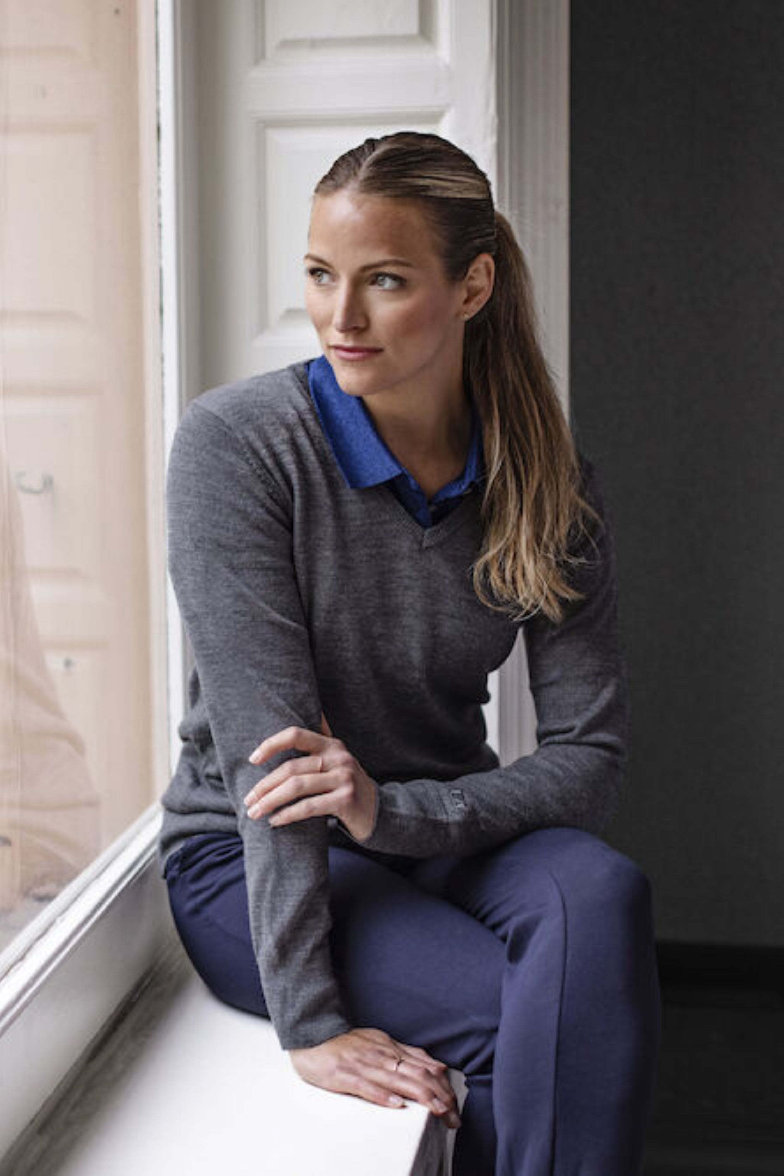 VERNON V-NECK WOMAN VERNON V-NECK WOMAN